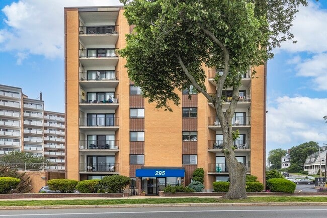 Building Photo - 295 Lynn Shore Dr Unit 307