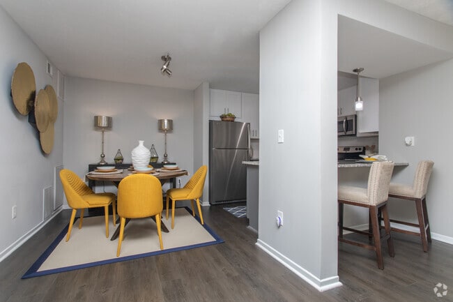 2BR, 2BA - 1210SF