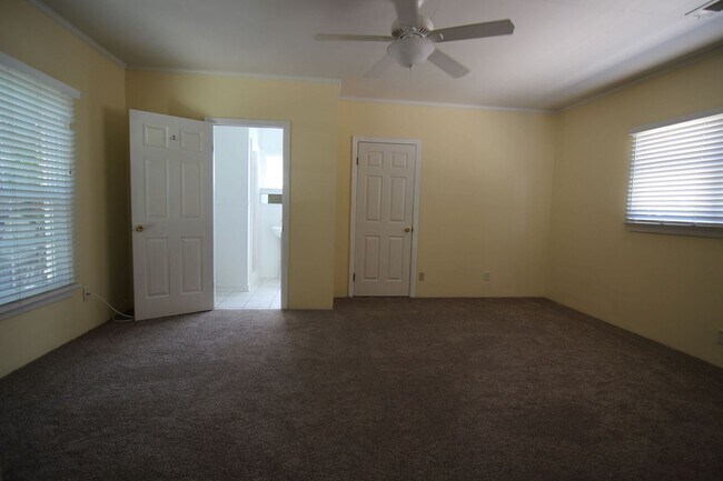Photo - 1 Bedroom, 1 Bath with assigned parking