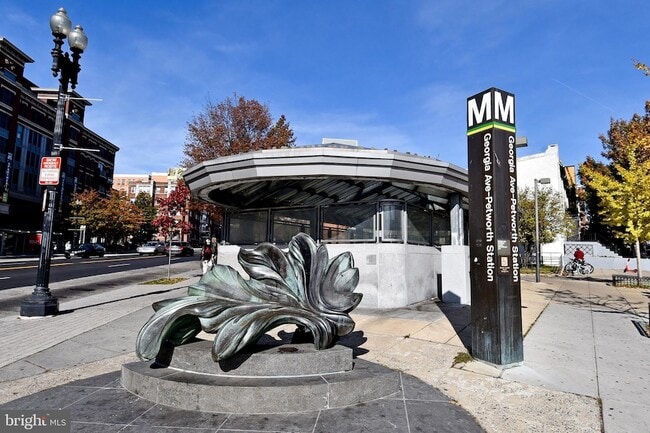 Photo - 625 Park Rd NW Unit 8