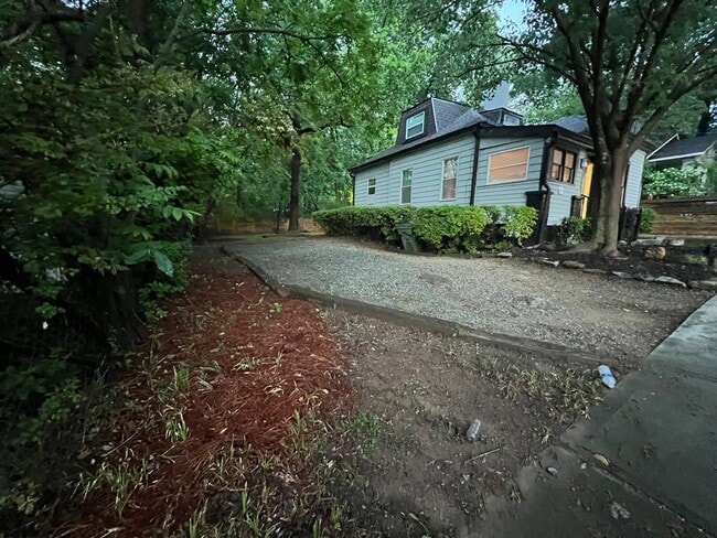 Photo - 1077 Hampton St NW