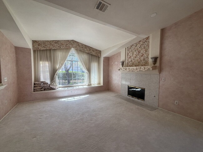 3 Bed 2 1/2 Bath Water Front Home in Summerlin