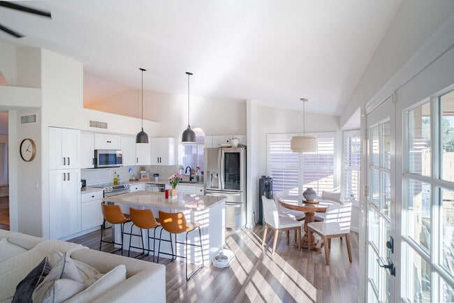 Photo - 1721 W Jupiter Way