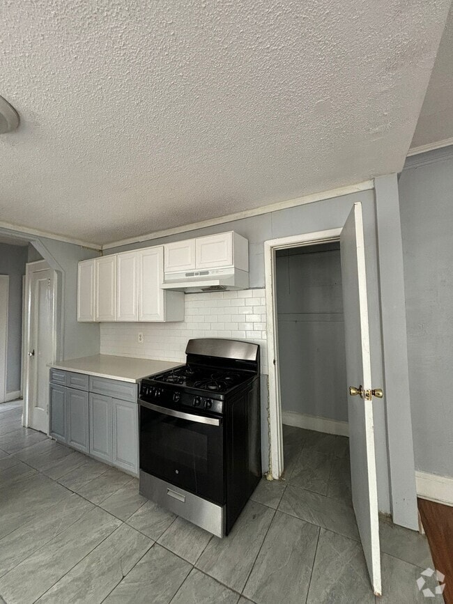 Building Photo - 224 Eastern Pky Unit 1L Rental