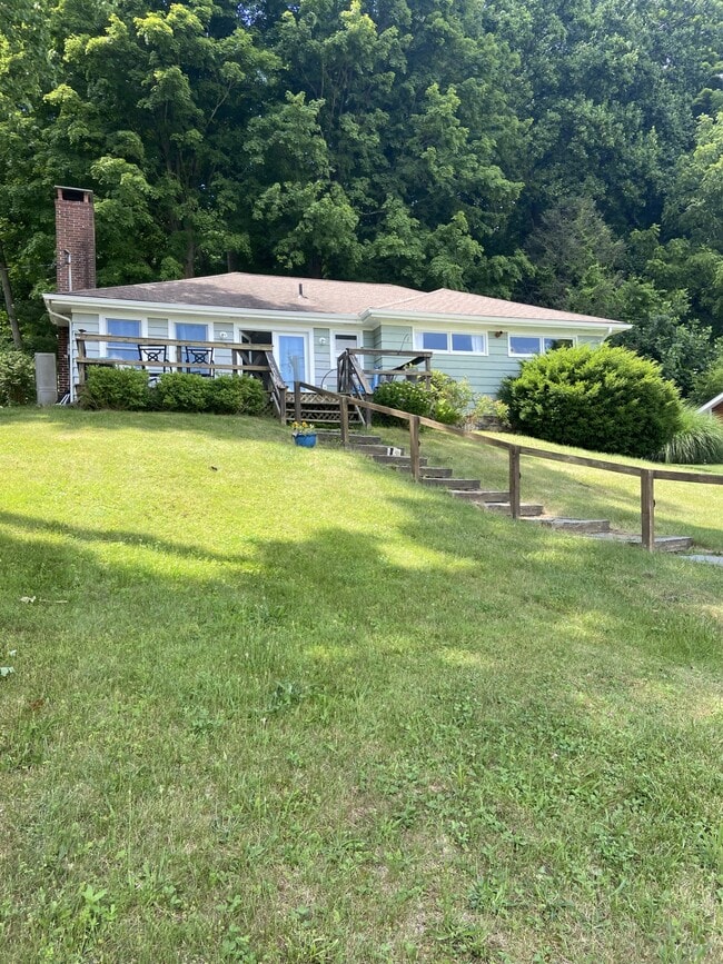 Building Photo - 4 Candlewood Knolls Rd Rental