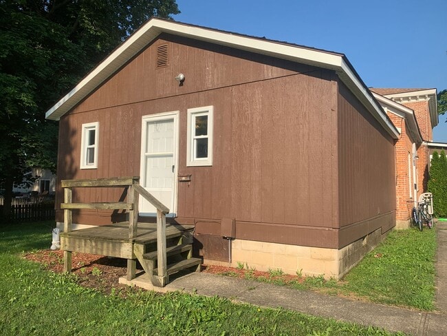 Building Photo - 763 N Main St Unit 763 Rear