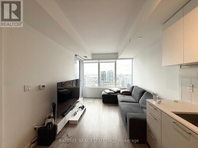 Photo - 19 Western Battery Rd Unité 3110