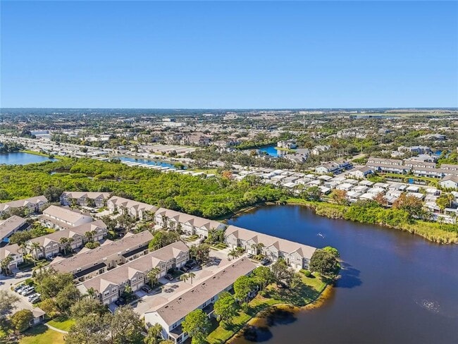 Photo - 571 Shoreham Ct NE