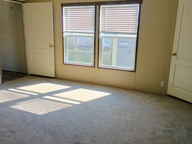 Photo - 1006 Ashley Way