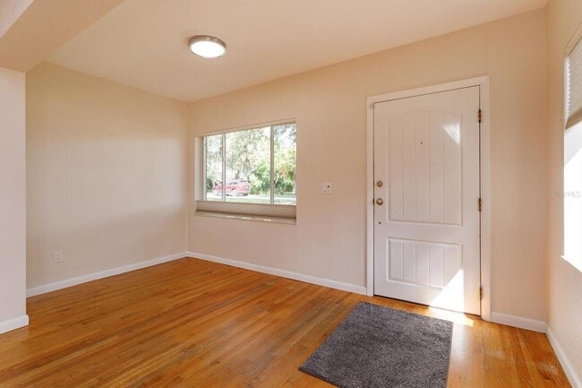 Photo - 720 Langston Ct