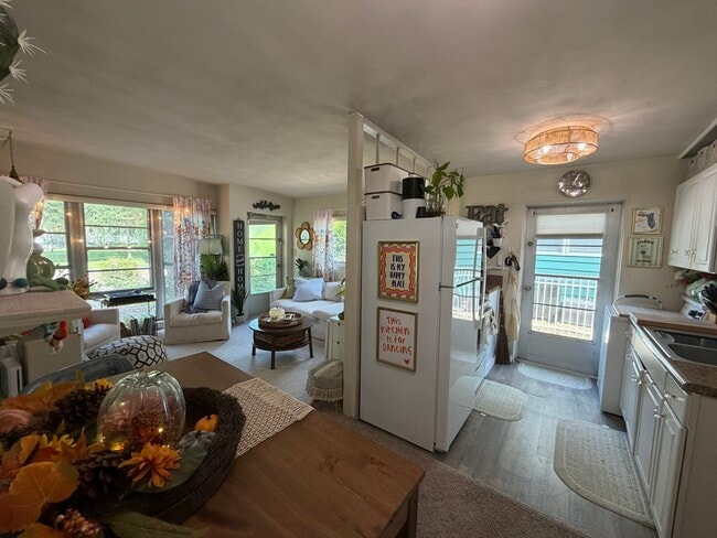 Open floor plan, living room and kitchen