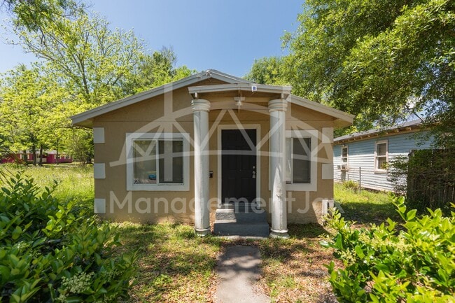 Building Photo - 2210 Pullman Ave