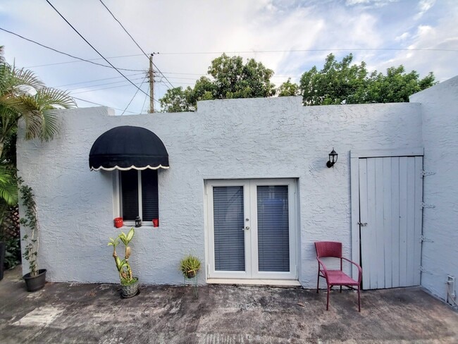 Photo - 5620 SW 5th Terrace Unidad # Cottage Rental