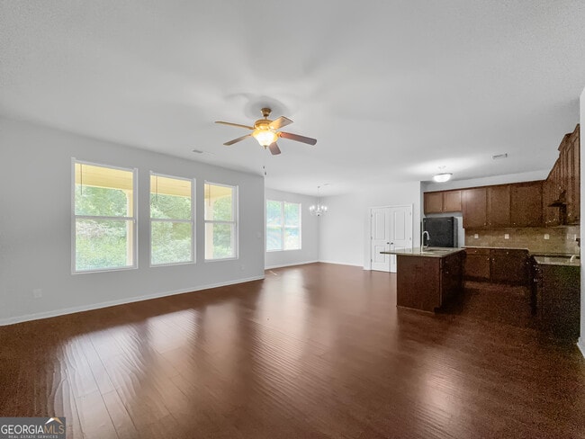 Photo - 140 Daisy Cir