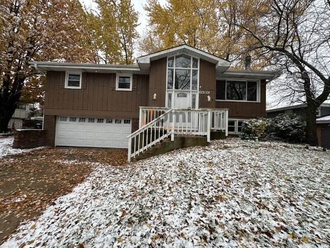 Building Photo - 6939 W 85th Ave