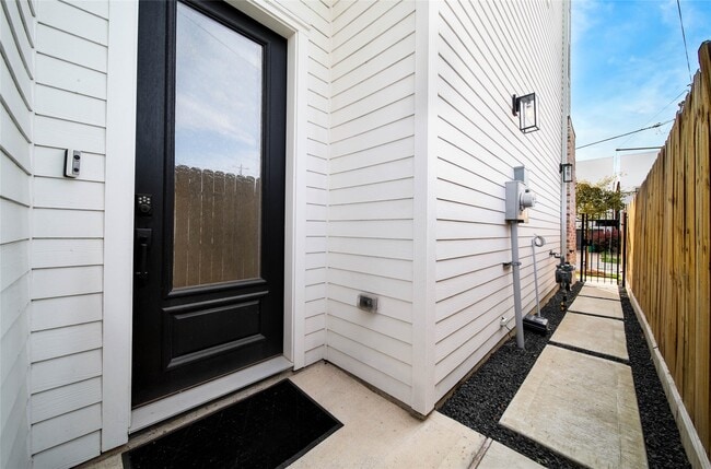 Photo - 1306 Laird St