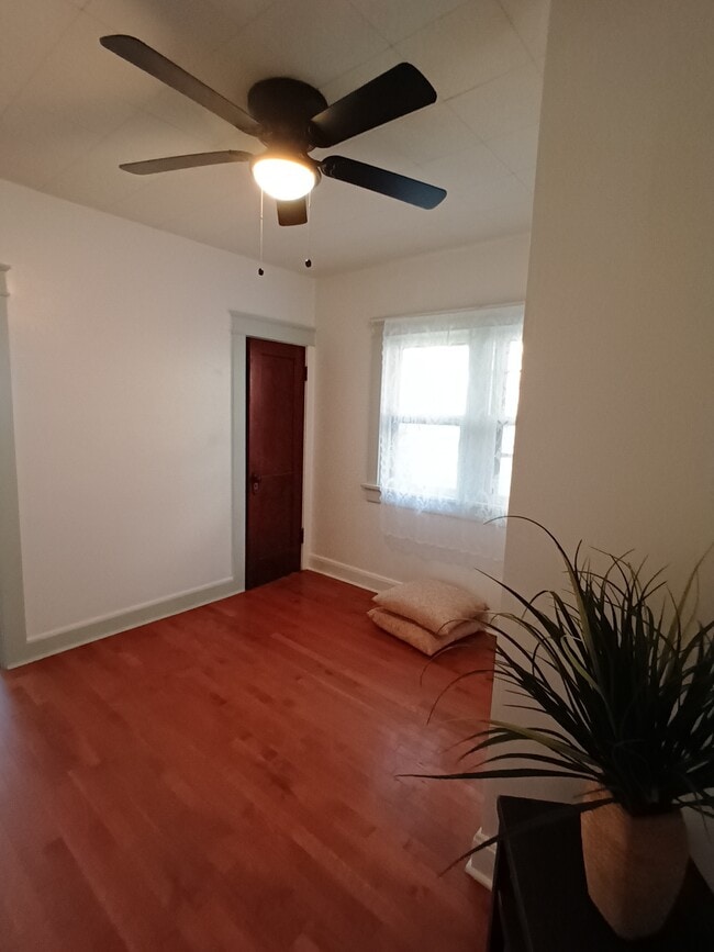 2801 Clermont St