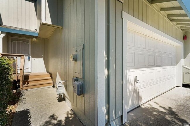 Photo - 7 Meridian Cir