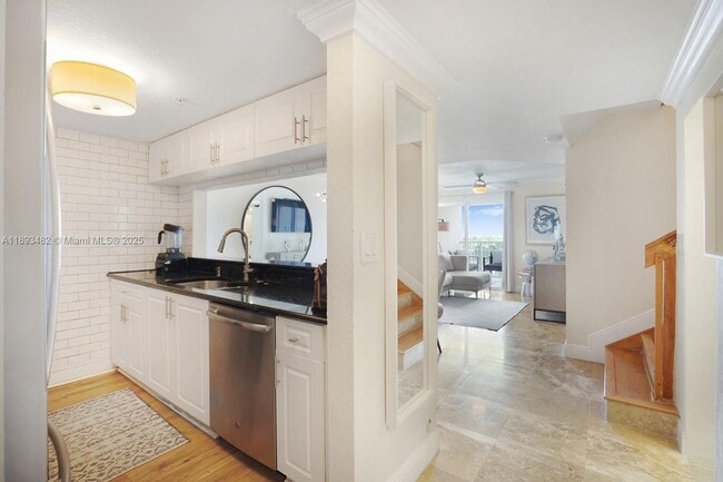 Photo - 280 SW 20th Rd Unidad 907