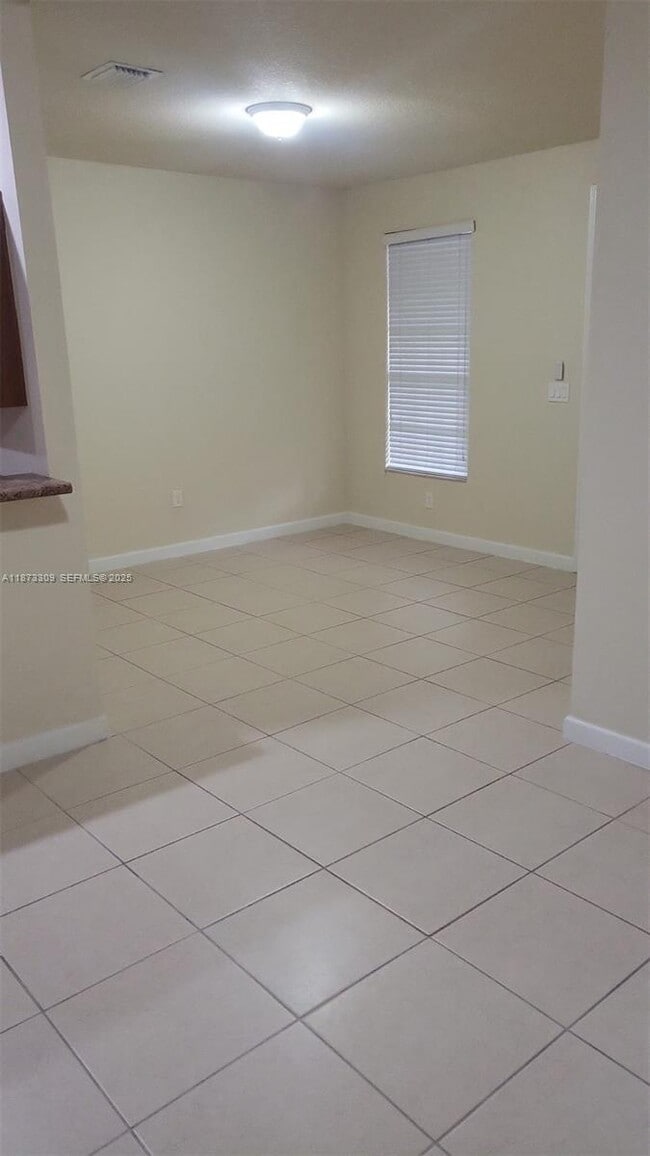 Building Photo - 9225 SW 170th Ave