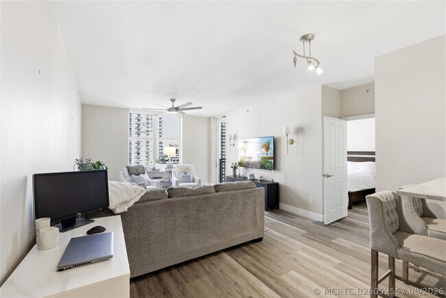 Building Photo - 511 SE 5 Ave Unit 2122