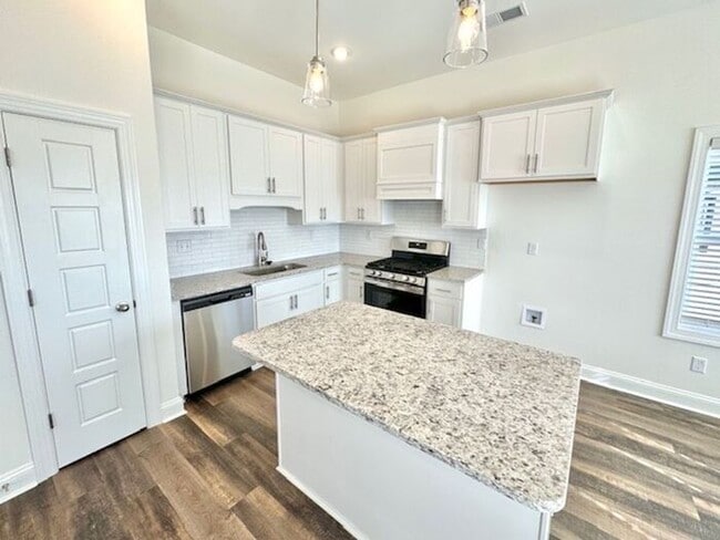 Photo - Now Leasing a 5-Bedroom 3 Bath Home in Olive Branch, MS Zoned for Great Schools-DeSoto Central.