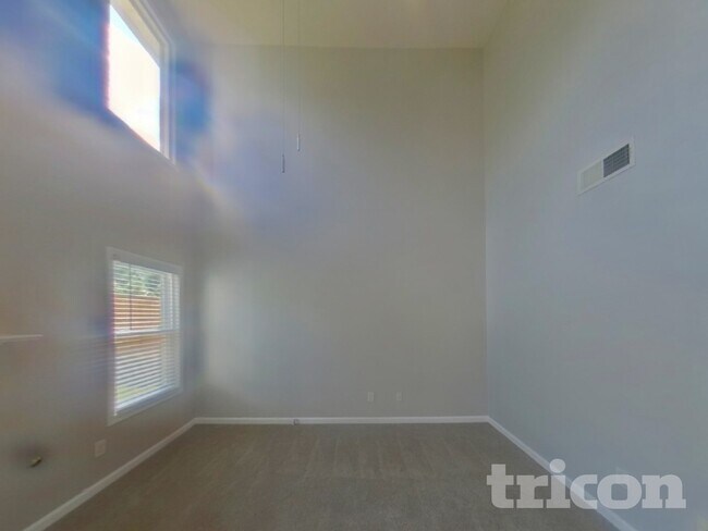 Photo - 1916 Hillsprings Ln