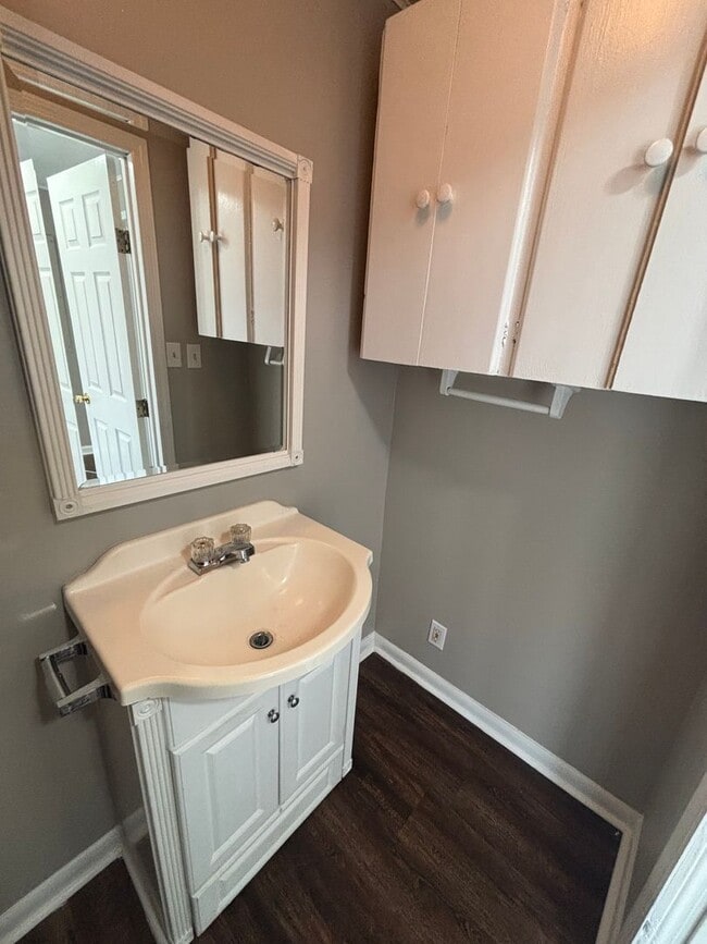Photo - FOR RENT