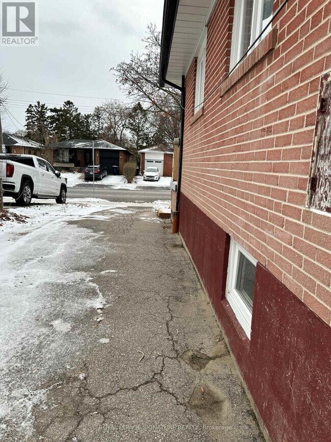 Photo - 7 Limevale Crescent