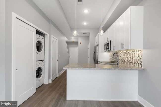 Photo - 2119 N Front St Unit 302