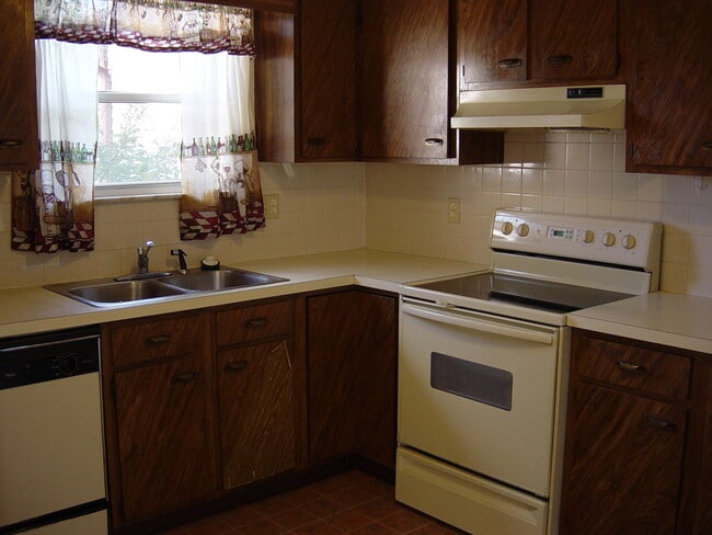 Photo - 1676 Hightower Dr