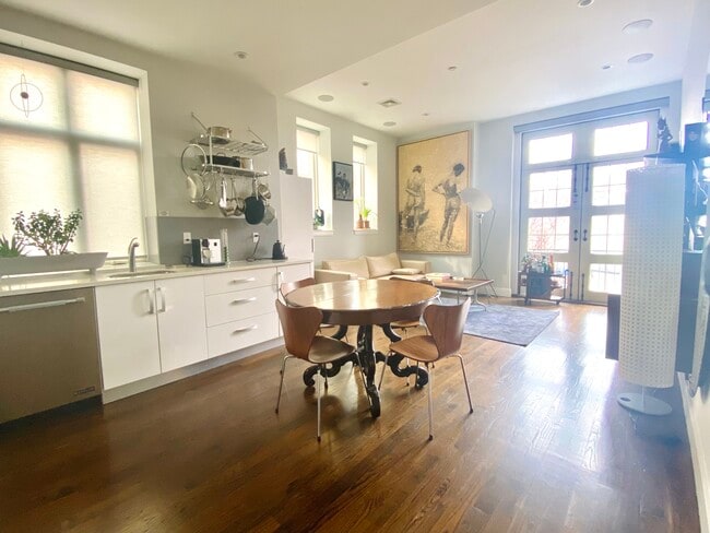 Photo - 225 Dorchester St Unidad 5