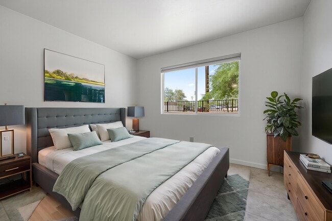 Photo - 1529 E Glenn St