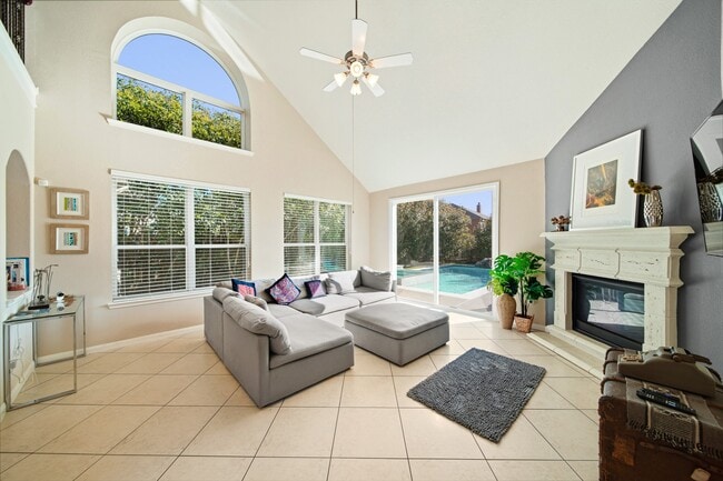 Building Photo - 27406 Starlight Canyon Ln