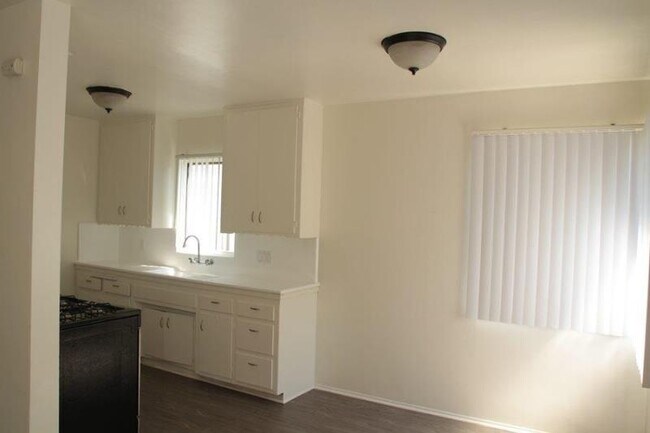 Photo - 1425 E. Appleton St.