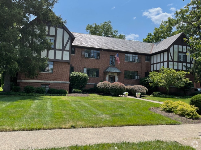 Building Photo - 6807 Wooster Pike Rental