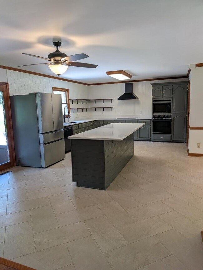 Photo - 102 Huntington Ridge Rd