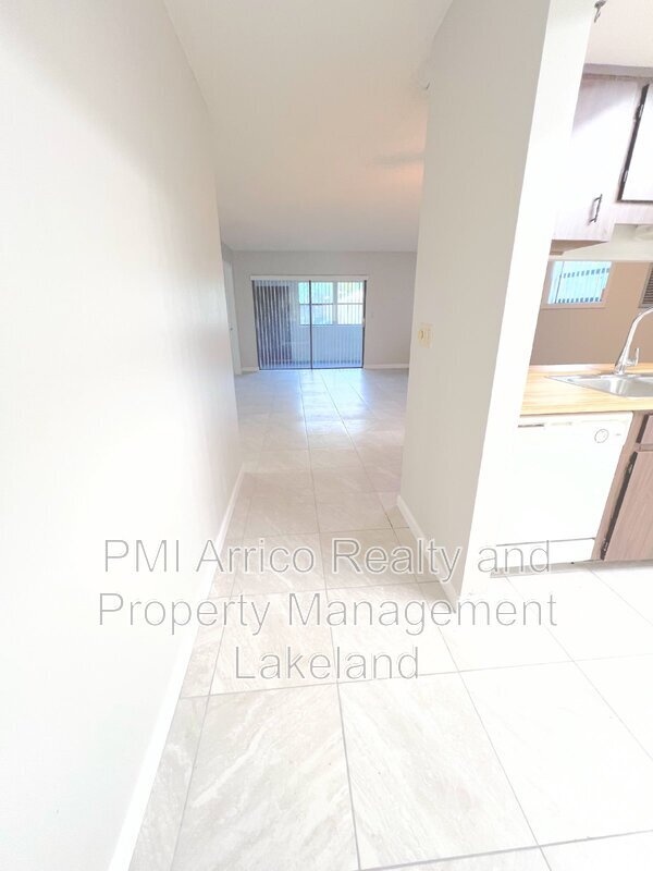 Photo - 265 Fleetwood Ave