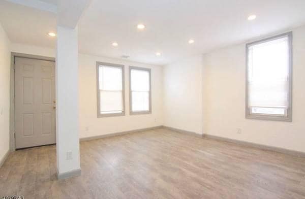 Photo - 851 Summer Ave