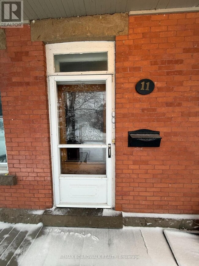 Photo - 114 Lake Ave W