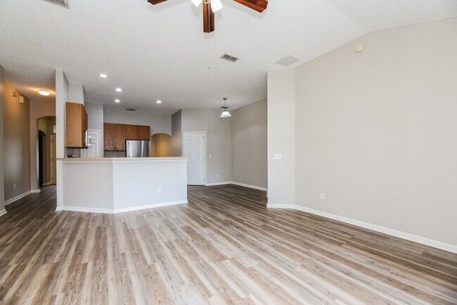 Photo - 1747 Northglen Cir