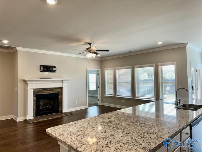 Photo - 2618 W Creek Dr
