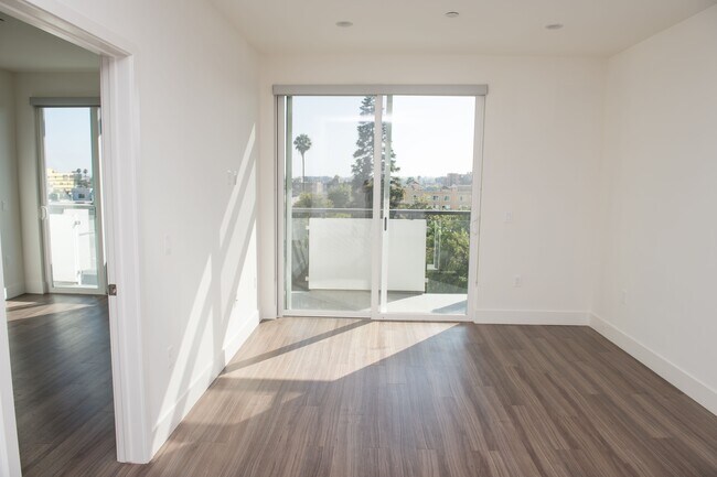 Photo - Dunn Station by Wiseman