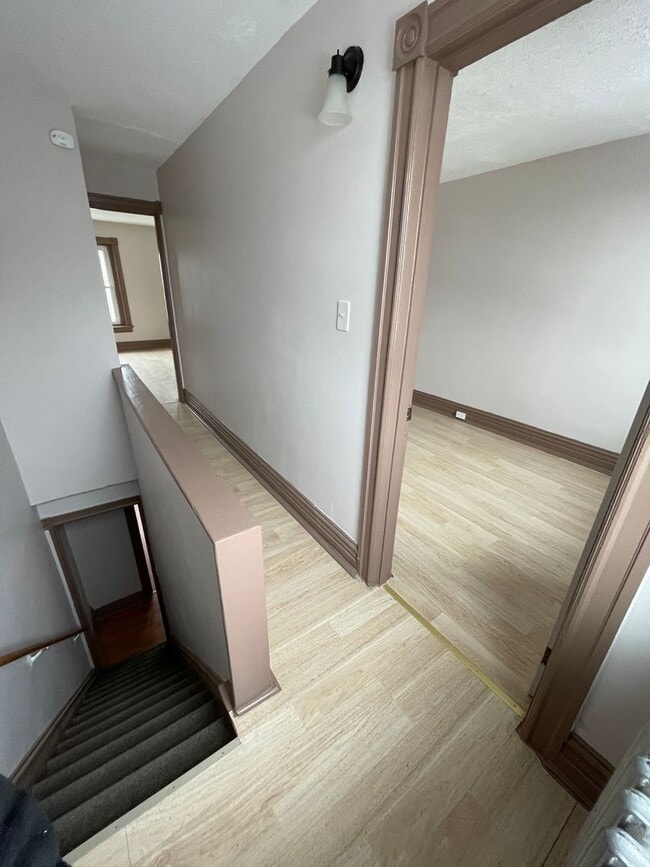 Building Photo - 543 Washington St Unit 2 Rental