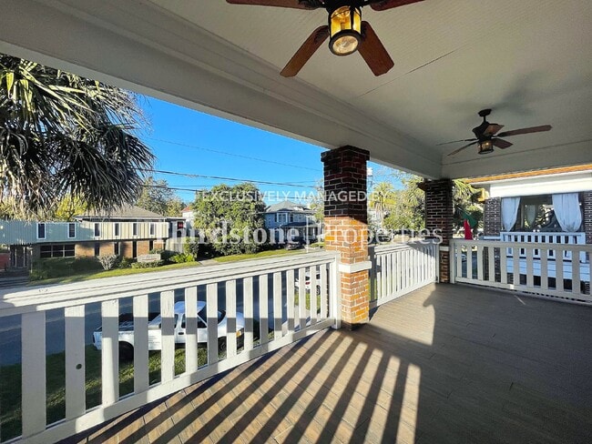 Photo - 2252 Park St