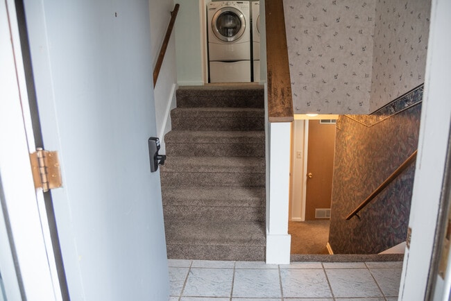 Photo - 9 Paramount Pkwy