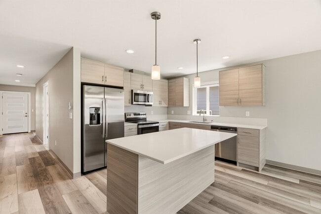 Building Photo - 1617-1617 N Selkirk Rd Unit 1615