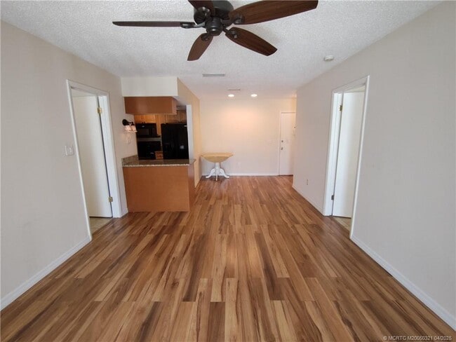 Photo - 950 S Kanner Hwy Unidad D27