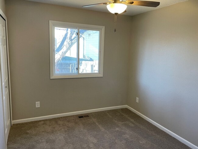 4944 W 8th Street Rd
