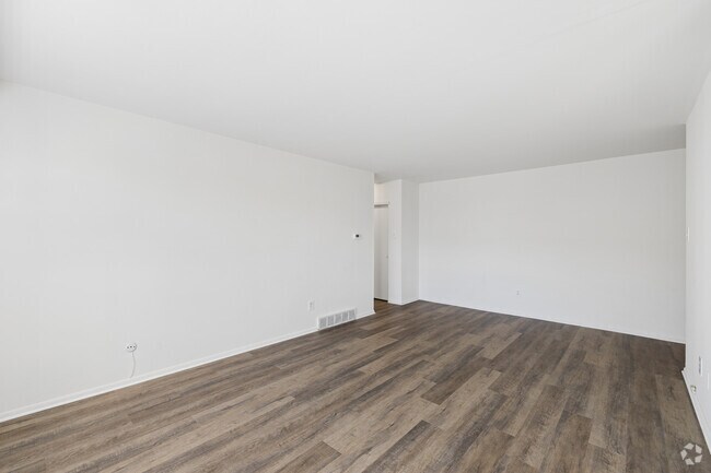 1BR, 1BA - 775SF - Living Area